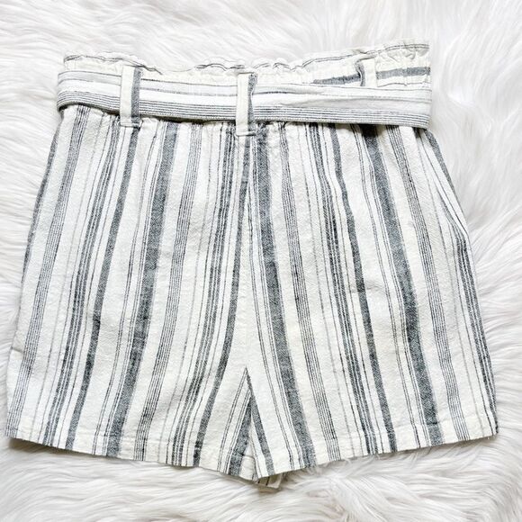 Forever 21 Belted Striped Paper Bag Shorts White & Blue Size XS - Picture 2 of 5